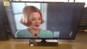 60" Samsung Smart Ultra HD 4K LED TV with remote
