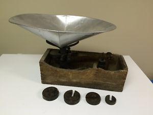 ANTIQUE WEIGH SCALE WITH WEIGHTS & PAN