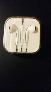 Apple original EarPods with 3.5mm Headphone Plug