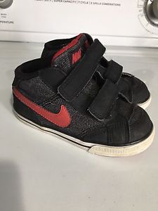 Boys shoes