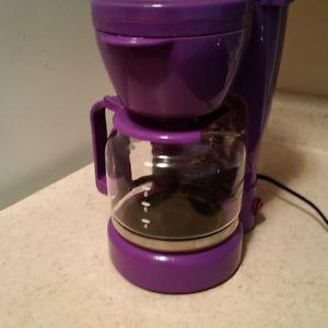 Cute purple 10 cup coffee machine in great condition
