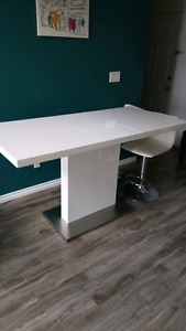 Dining Table - moving sale - need gone by Sunday