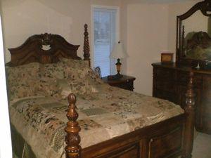 Elegant 7-piece solid wood bedroom furniture