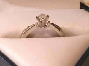 Engagement ring 14 K White GOLD size 5