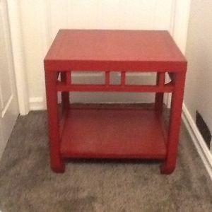 Finesse side table
