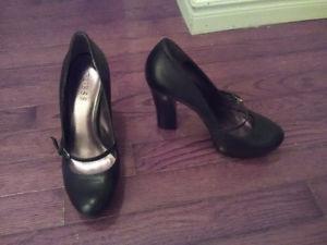 GUESS SHOES SIZE 7
