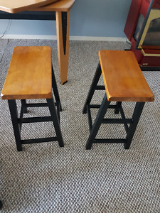 Kitchen Table and Bar Stools