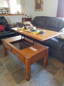 Lift top coffee table and 2 matching end tables - Truro NS