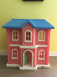 Little Tikes Victorian Doll House