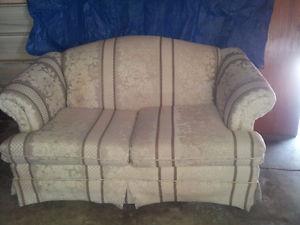 Love seat 2 cushion for sale excellent shape