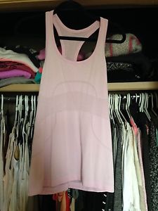 Lululemon pink tank