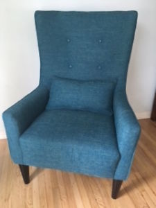 New Mid Century Style Wing Back Chair