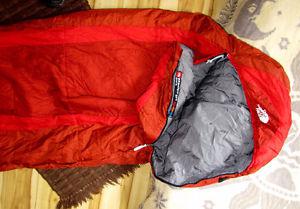 North Face Sleeping Bag and compression bag MINT CONDITION!