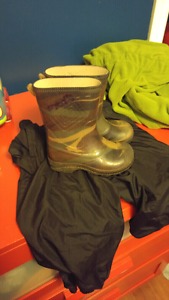 Size 7 rubber boots