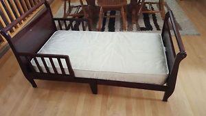 Toddler Bed with mattress in Brooks