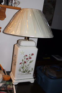 Tri Lite Table Top Lamp