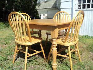Weaton's beautiful Harvest table and matching chairs