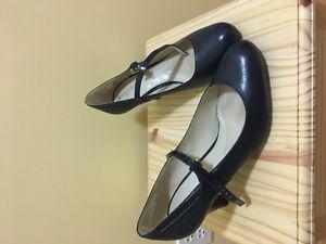 Women's size 10 leather shoes from Naturalizer navy blue