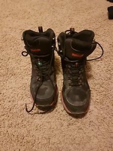 AGGRESSOR Steel toed work boots