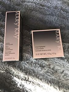BRAND NEW in box---MARY KAY bronzer/highlighter