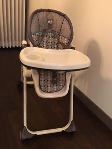BabyTrend MyLift High Chair in Excellent Condition