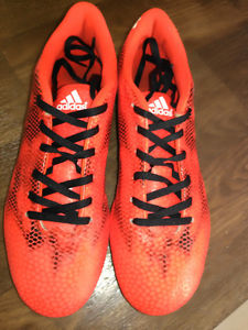 Boys Adidas soccer shoes! Size7.5