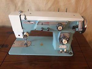 De Luxe Stradivaro Japanese Sewing Machine