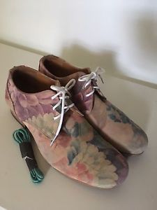 Fluevog radio shoes size 8