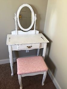 French provincial vanity and bench *reduced*