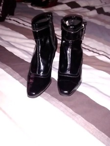 Ladies black dress boots like new size 7 $ 30
