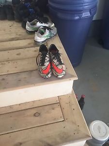Old soccer cleats 35$