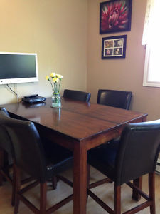 Pub Style Kitchen table and chairs