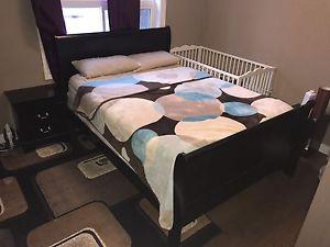 Queen bedroom sets for 650$