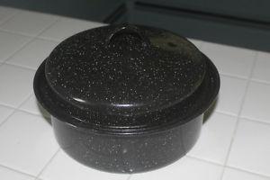 Round Enamel Roaster / Cooking Pot