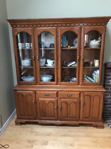 Roxton Hutch/China Cabinet