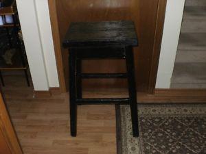 SIDE TABLE/STAND