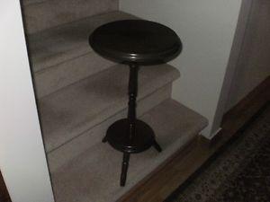 SMALL SIDE TABLE