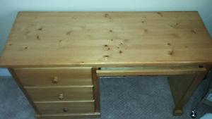 Selling a honey pine desk