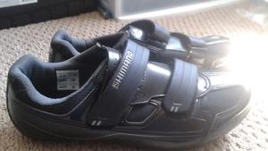 Shimano rt33 cycling shoes with SPD cleats (SZ 45)