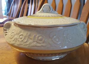 Sovereign Canada Vegetable Bowl: British Empire Made 's