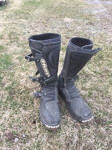 Thor dirt biking boots