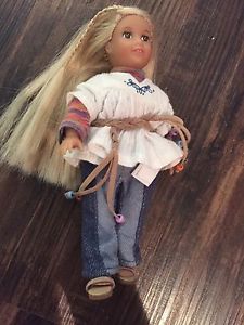 Wanted: Mini doll Julie