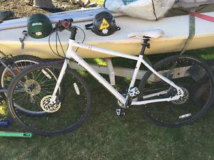 White Norco Indie 2 18"