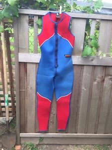 Women's size medium wetsuit,