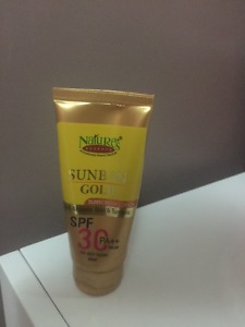 gold sunscreen lotion