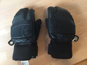 hestra 3 finger fall line mitt