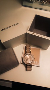 AUTHENTIC MICHAEL KORS WATCH ROSE GOLD