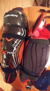 Bauer Vapor x" shin guards used once.