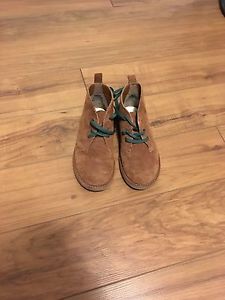 Boys LANDS END boots -size 12 like new