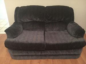 COZY LOVE SEAT FOR SALE